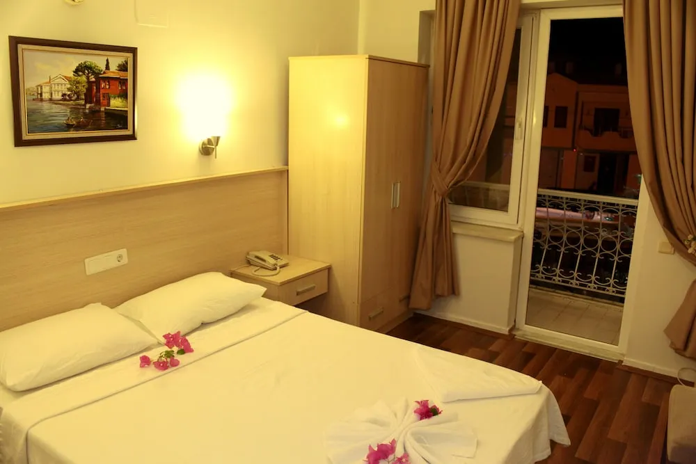 Standard Tek Büyük veya İki Ayrı Yataklı Oda