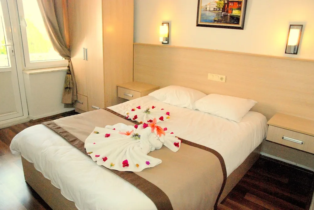 Standard Tek Büyük veya İki Ayrı Yataklı Oda