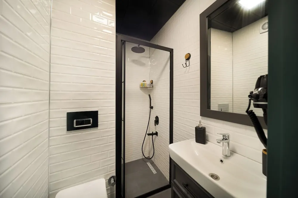 Standard Tek Büyük veya İki Ayrı Yataklı Oda, Balkon, Şehir Manzaralı