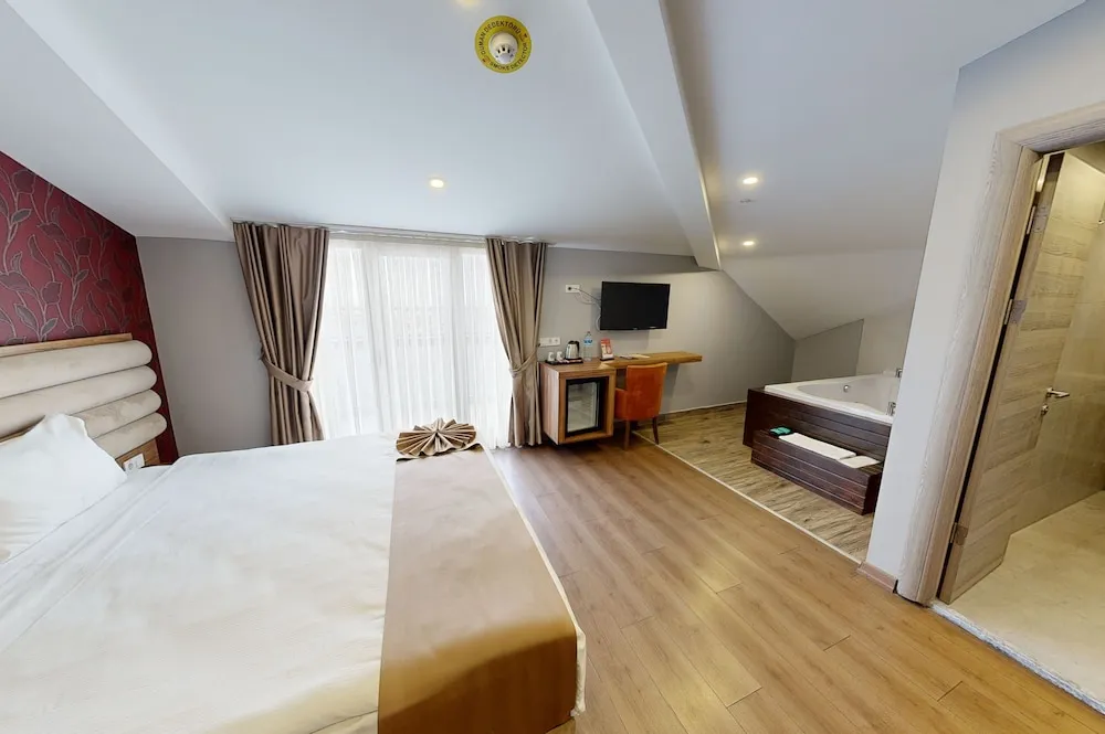 Deluxe Terasli Oda