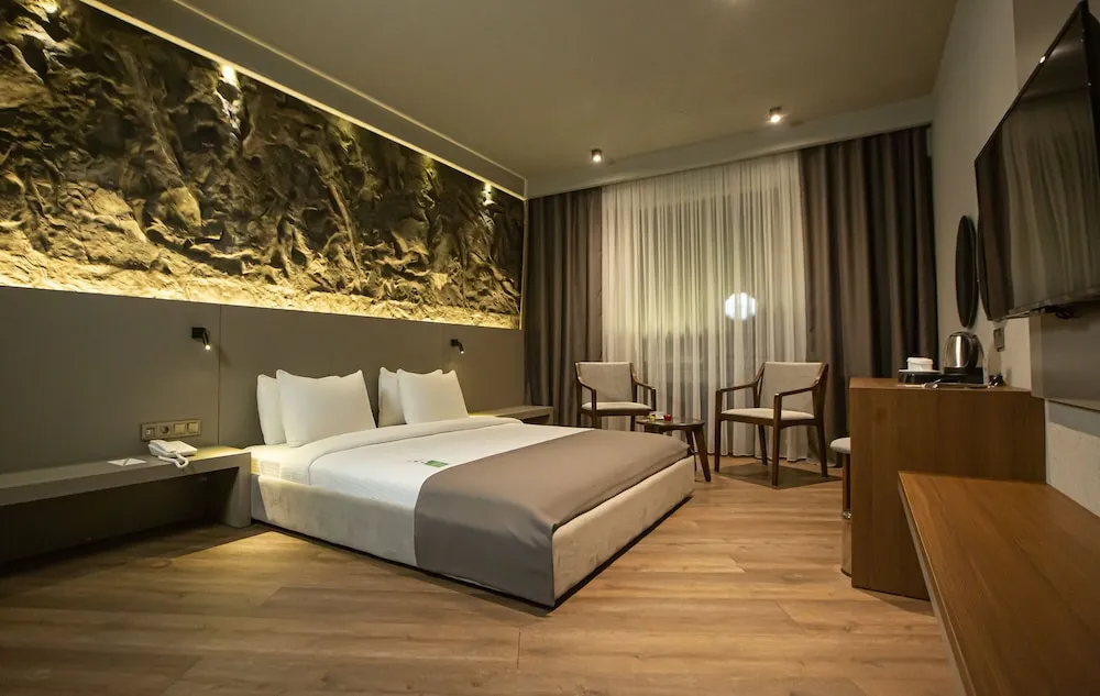 Comfort Tek Büyük Yataklı Oda