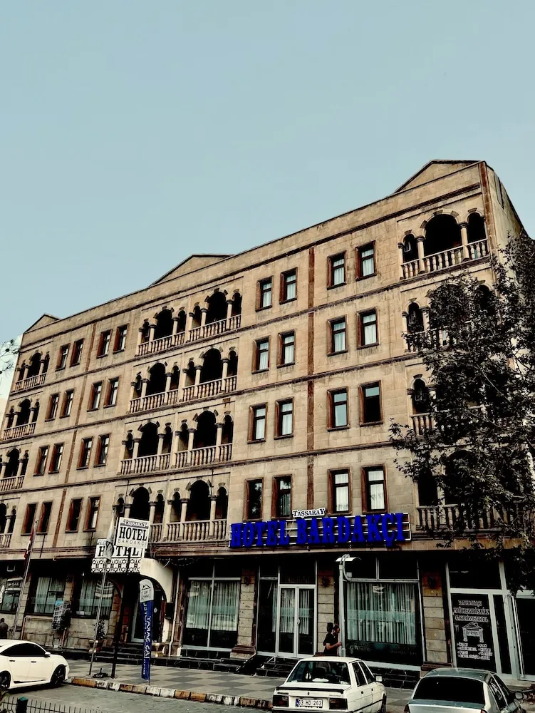 Taş Saray Bardakçı Hotel