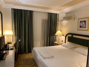 Taş Saray Bardakçı Hotel