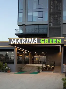 Marina Green Residence & Suit