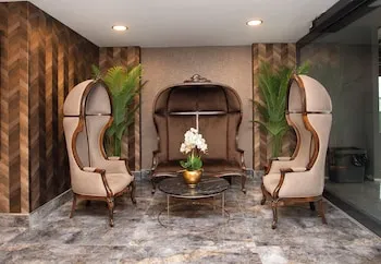 Marina Green Residence & Suit