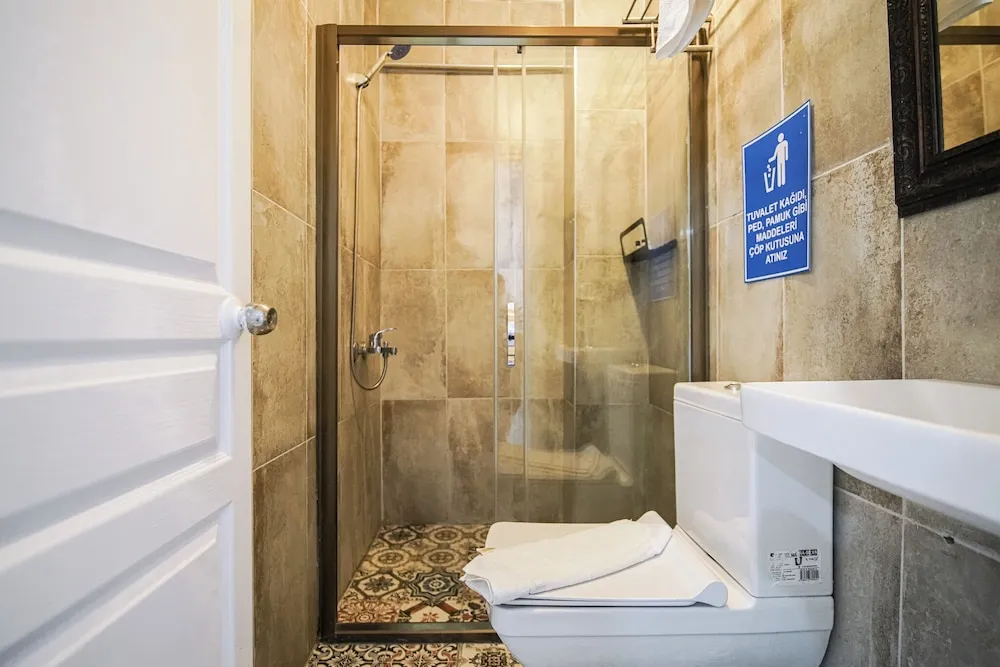 Standard Tek Büyük Yataklı Oda