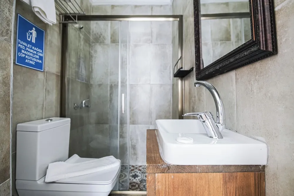 Standard Tek Büyük Yataklı Oda