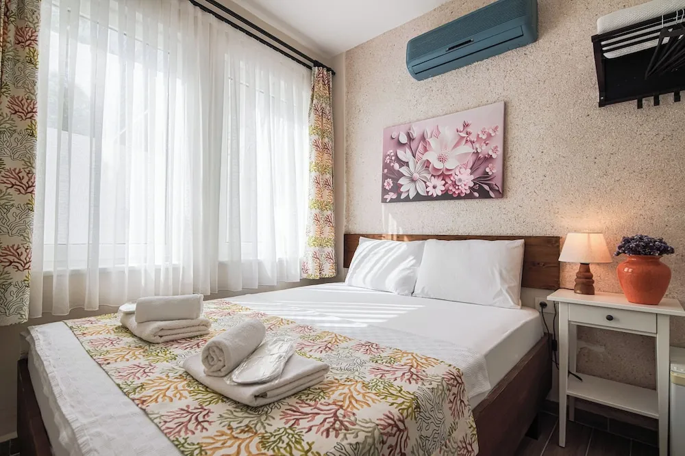 Standard Tek Büyük Yataklı Oda