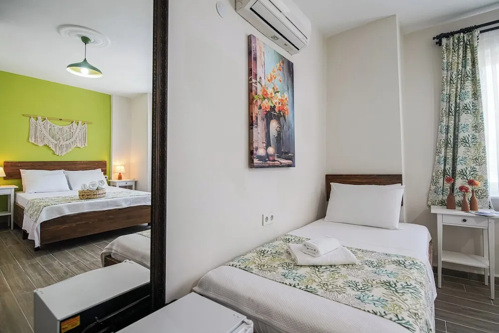 Deluxe Üç Kişilik Oda, Deniz Manzaralı