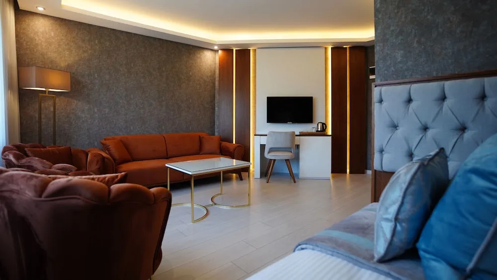 King Suite Room with Jacuzzi and Sauna