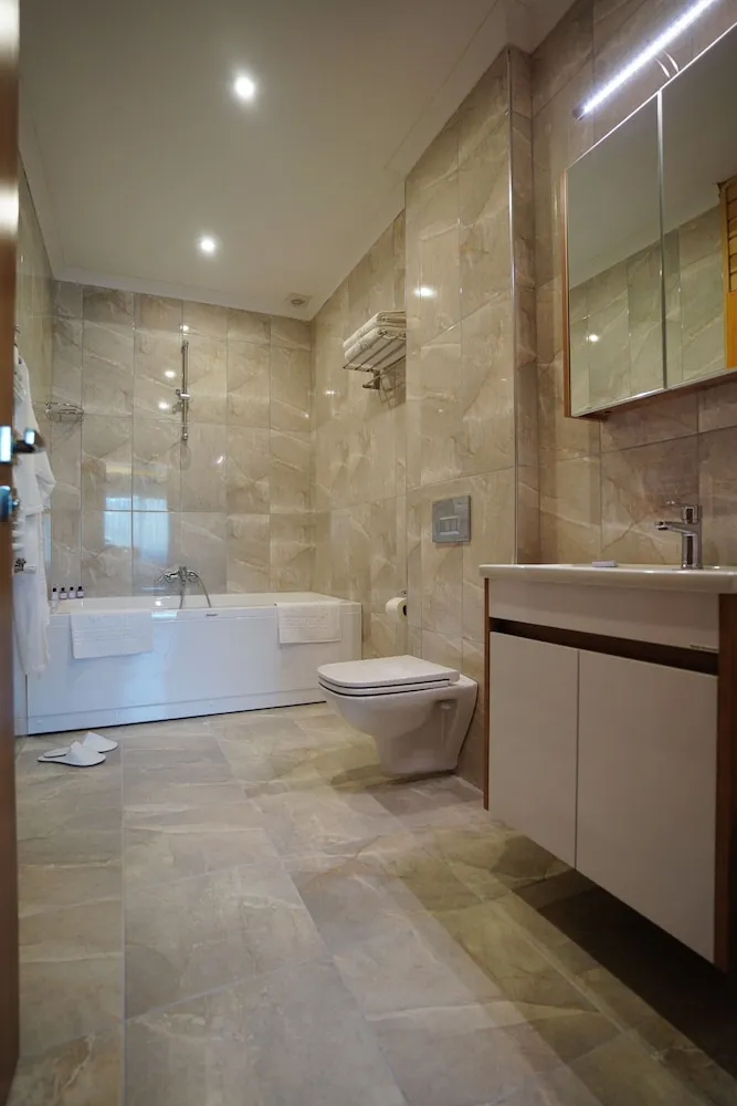 Family Room with Jacuzzi
