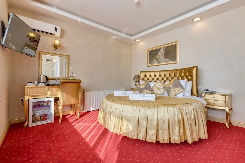 Romantic Tek Büyük Yataklı Oda