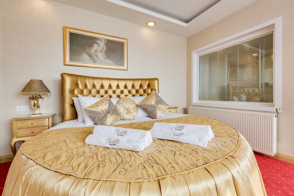 Romantic Tek Büyük Yataklı Oda