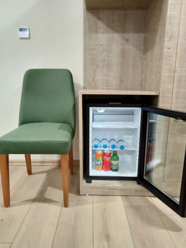 Honeymoon Tek Büyük Yataklı Oda