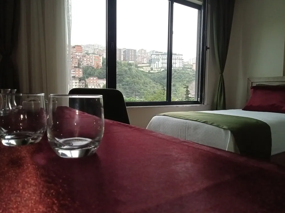 Honeymoon Tek Büyük Yataklı Oda