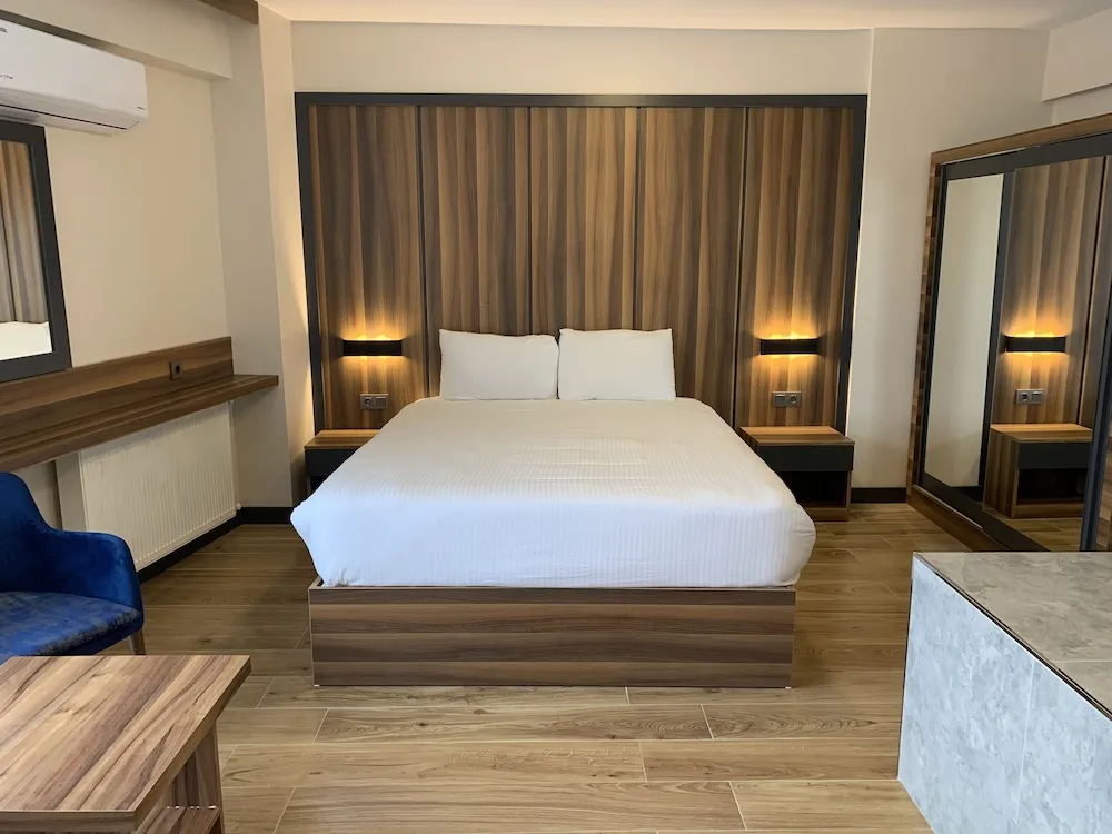 Deluxe Tek Büyük Yataklı Oda