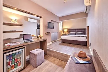The New Hotel Zeybek