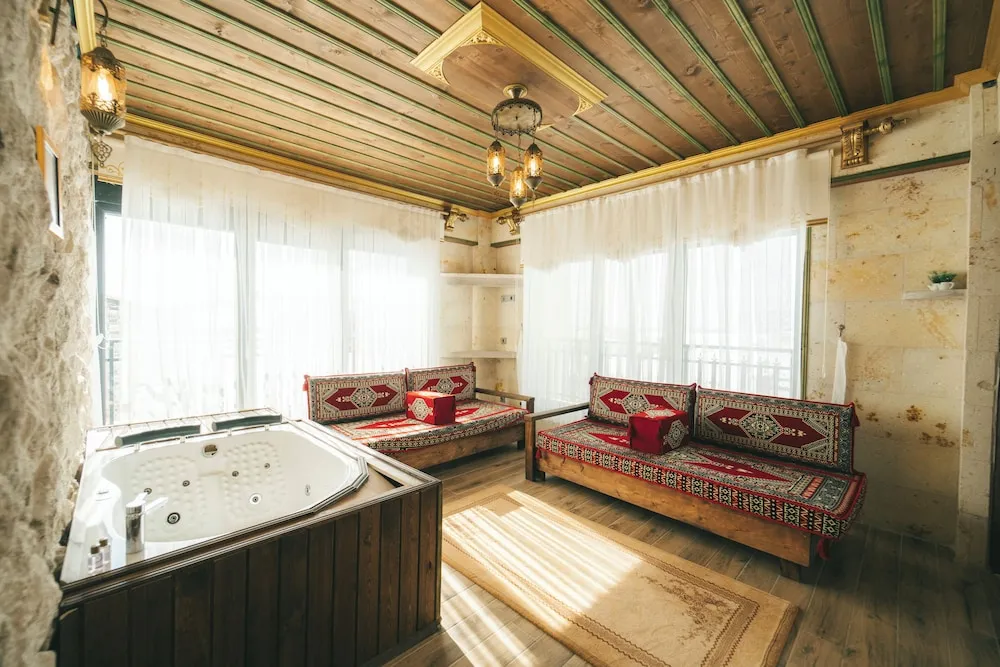 Deluxe Oda, Küvet, Bahçe Manzaralı
