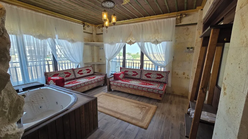 Deluxe Oda, Küvet, Bahçe Manzaralı