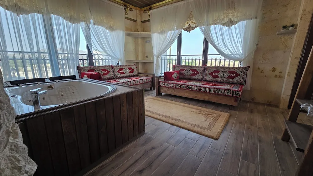 Deluxe Oda, Küvet, Bahçe Manzaralı