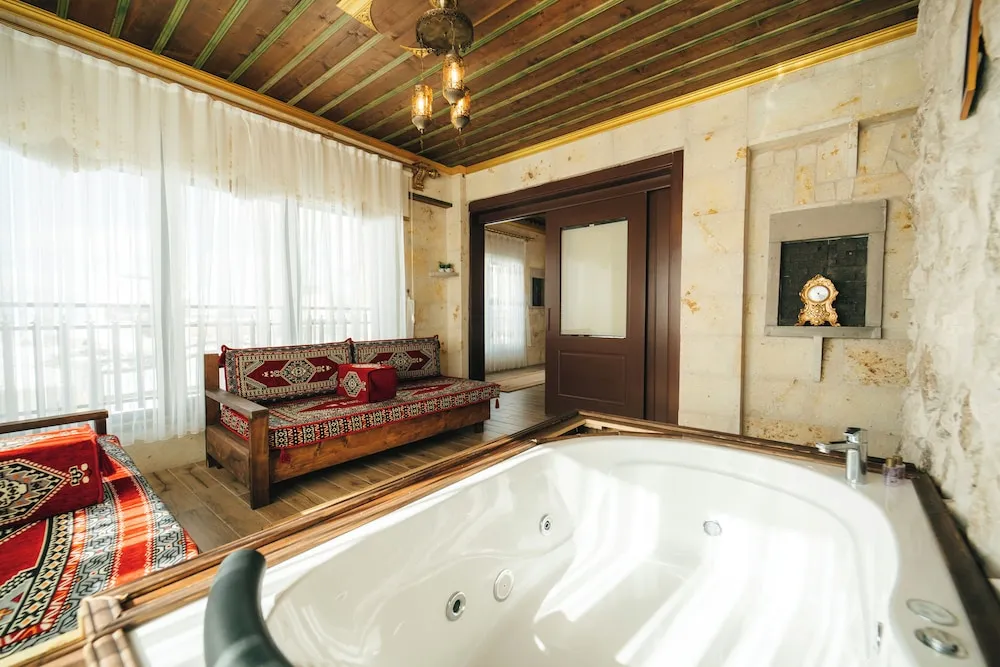 Deluxe Oda, Küvet, Bahçe Manzaralı