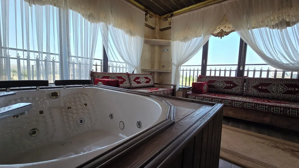 Deluxe Oda, Küvet, Bahçe Manzaralı