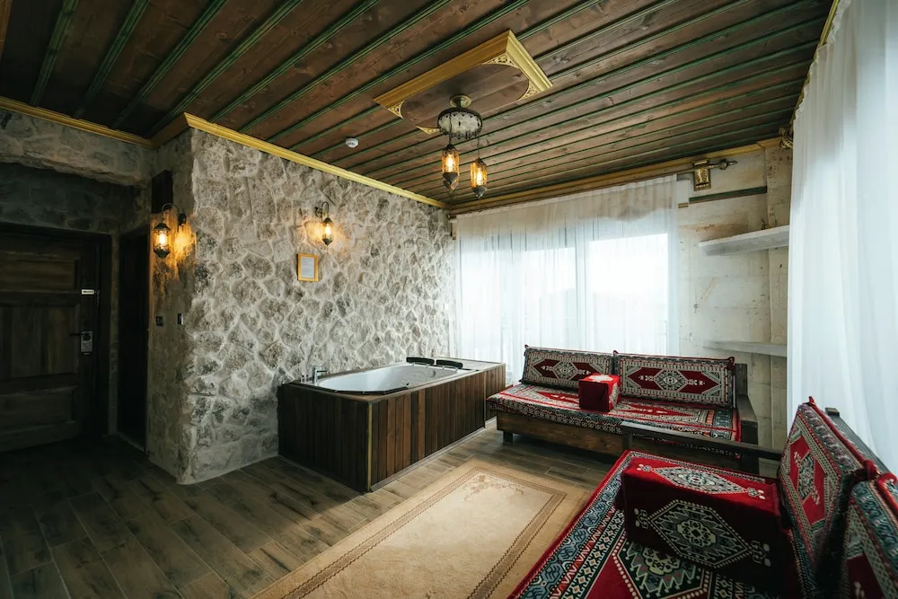 Deluxe Oda, Küvet, Bahçe Manzaralı