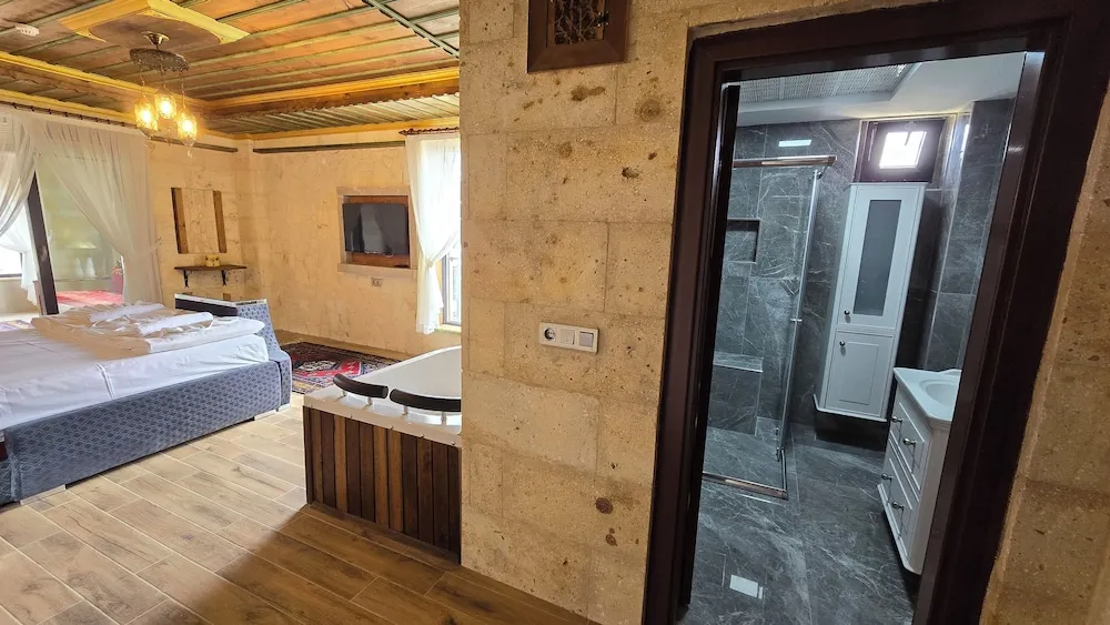 Family Oda, Küvet, Şehir Manzaralı