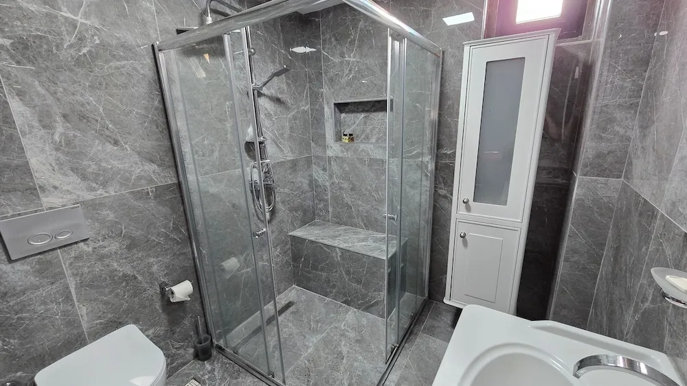 Family Oda, Küvet, Şehir Manzaralı