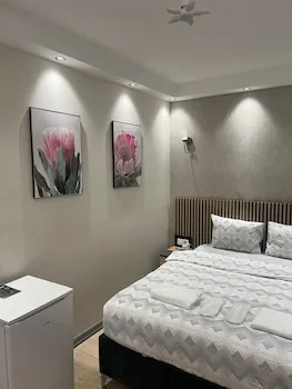 Solo Suites Hotel