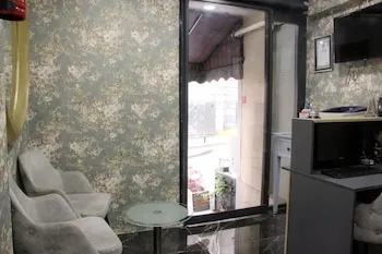 Solo Suites Hotel