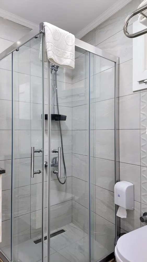 Standard Oda, Bahçe Manzaralı