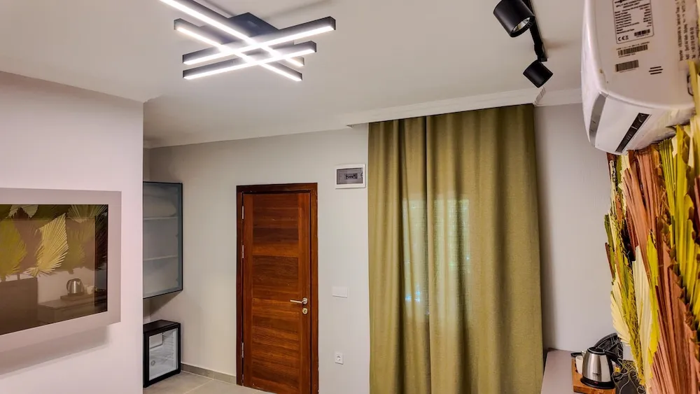 Deluxe Oda, Havuz Manzaralı