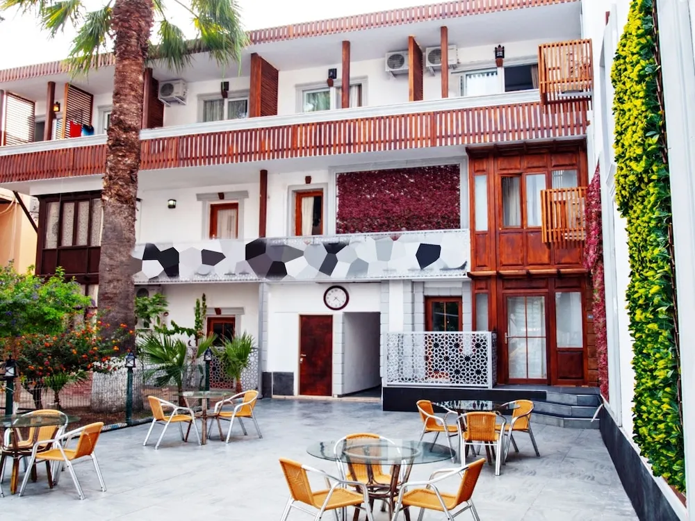 Standard Üç Kişilik Oda, Sigara İçilmez, Şehir Manzaralı