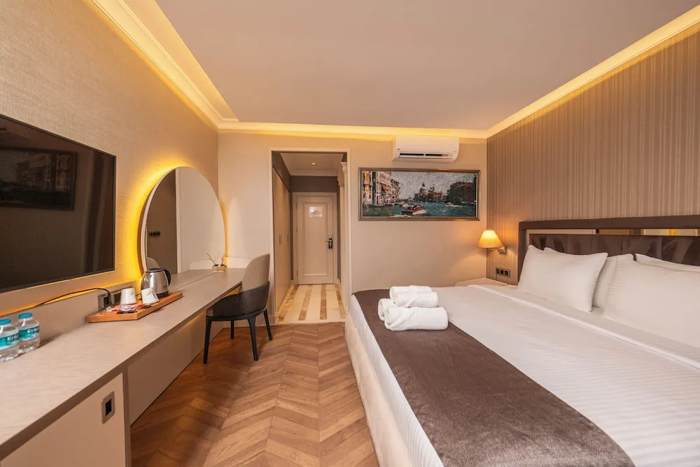 Deluxe Tek Büyük Yataklı Oda