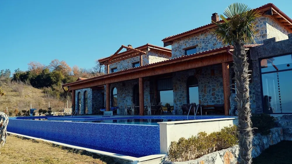 Grand Villa