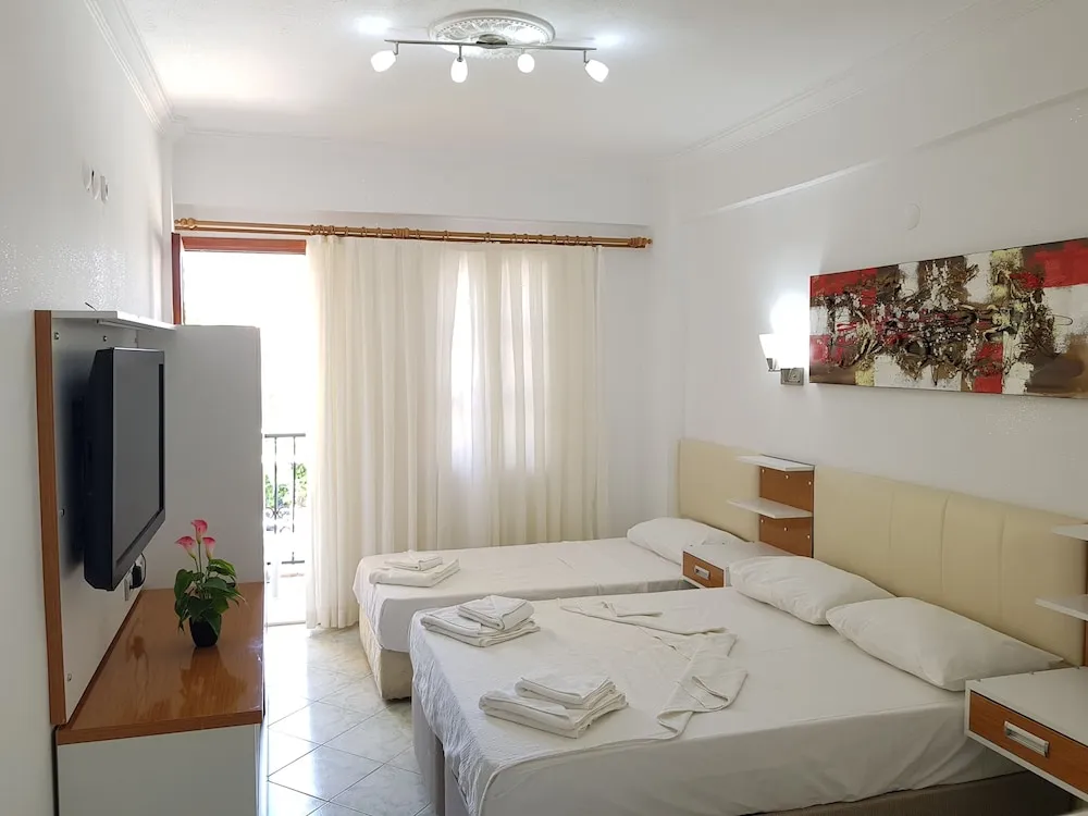 Honeymoon Üç Kişilik Oda
