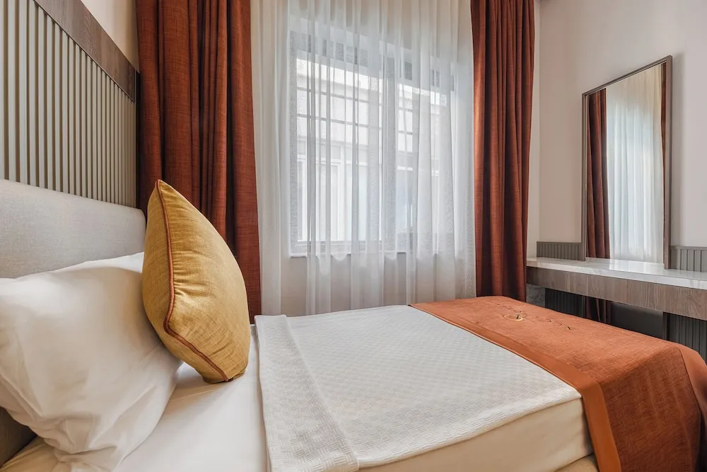 Basic Oda, Şehir Manzaralı