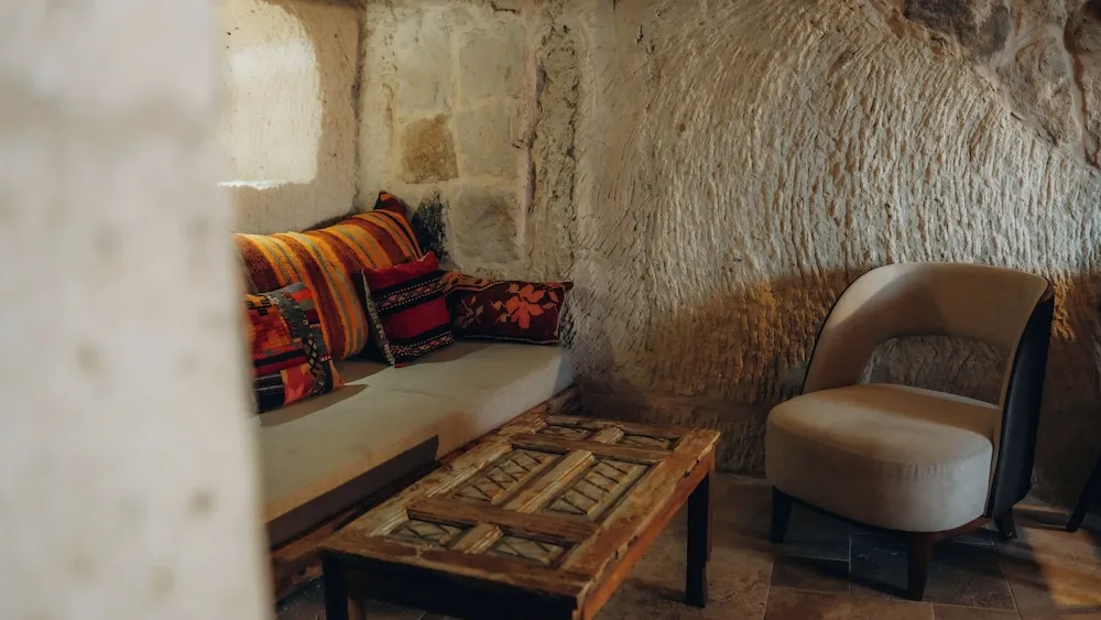 Traditional Üç Kişilik Oda