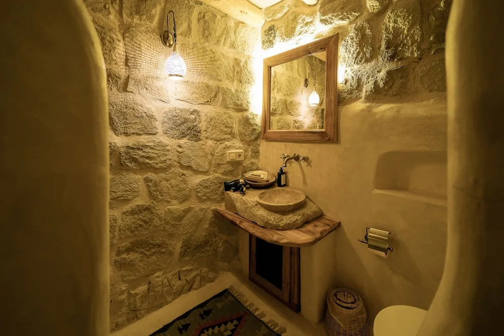 Traditional Üç Kişilik Oda