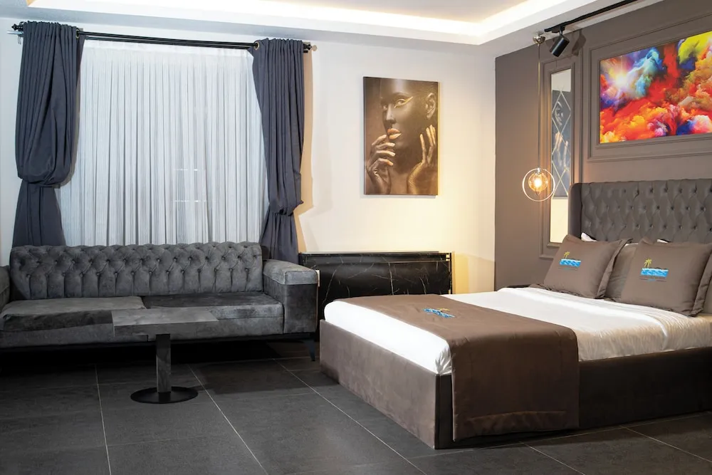 Luxury Tek Büyük Yataklı Oda