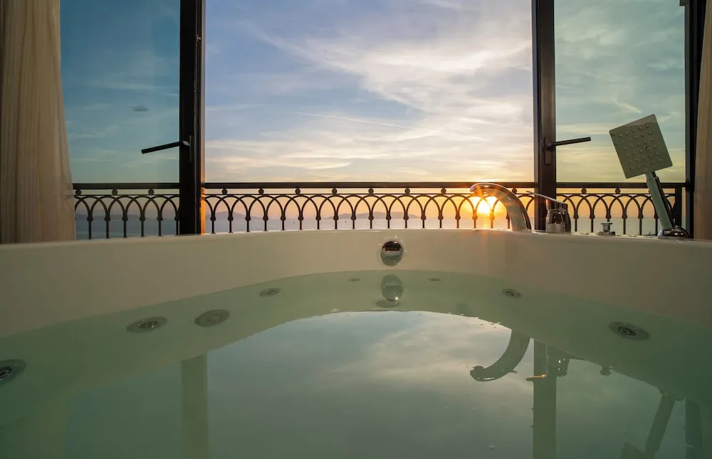 Luxury Tek Büyük Yataklı Oda