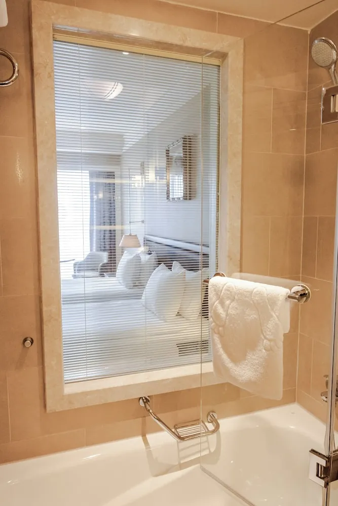 Superior Twin Room with City View