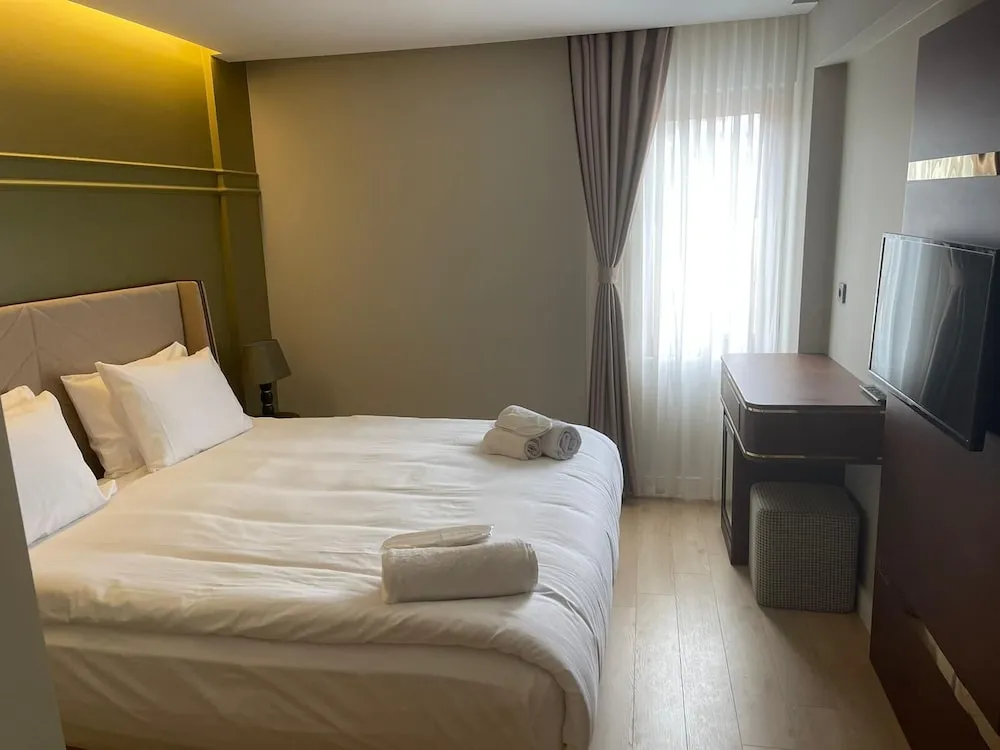 Deluxe Tek Büyük Yataklı Oda