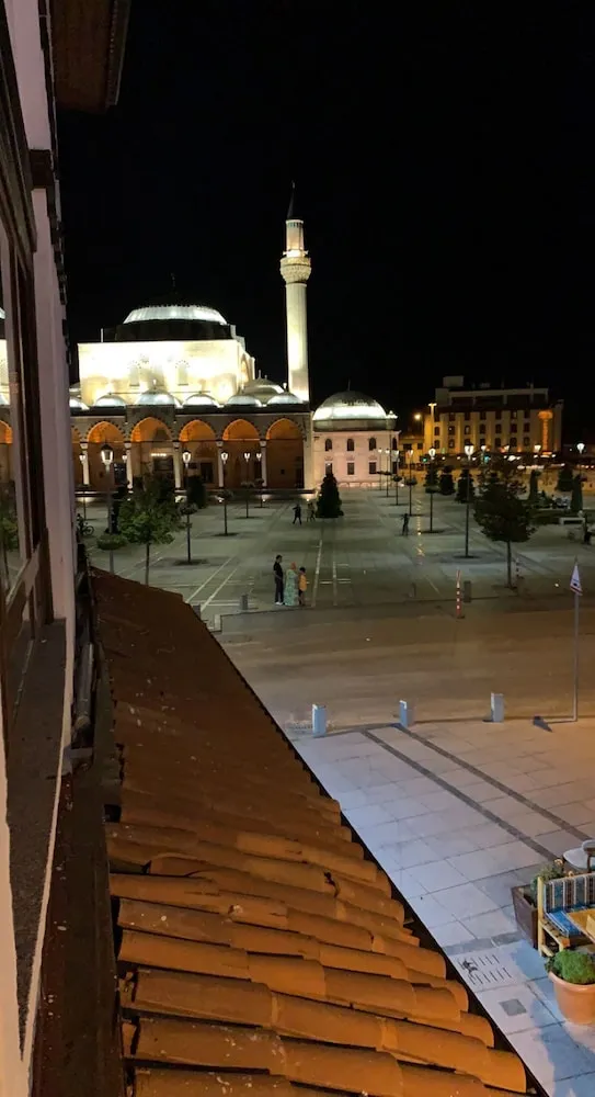 Classic Tek Büyük Yataklı Oda