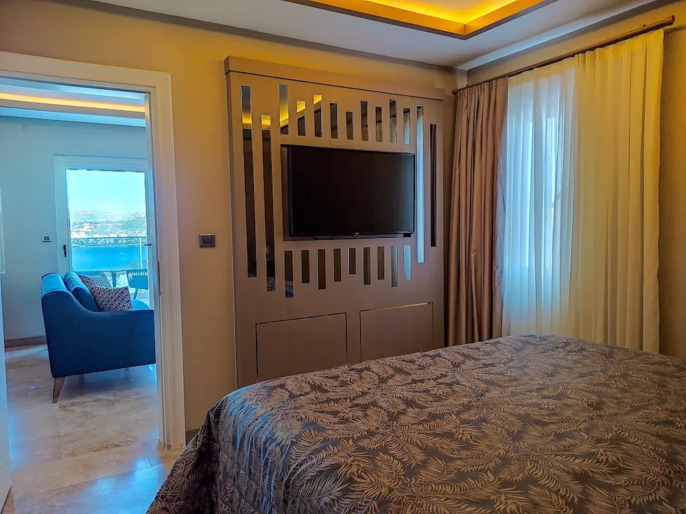 Deluxe Süit, 1 Yatak Odası, Sıcak Su Küveti, Deniz Manzaralı