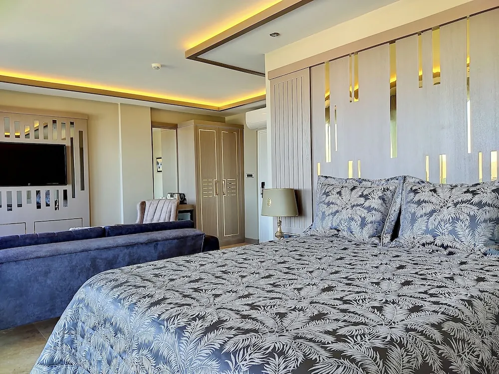 Deluxe Süit, 1 Yatak Odası, Sıcak Su Küveti, Deniz Manzaralı