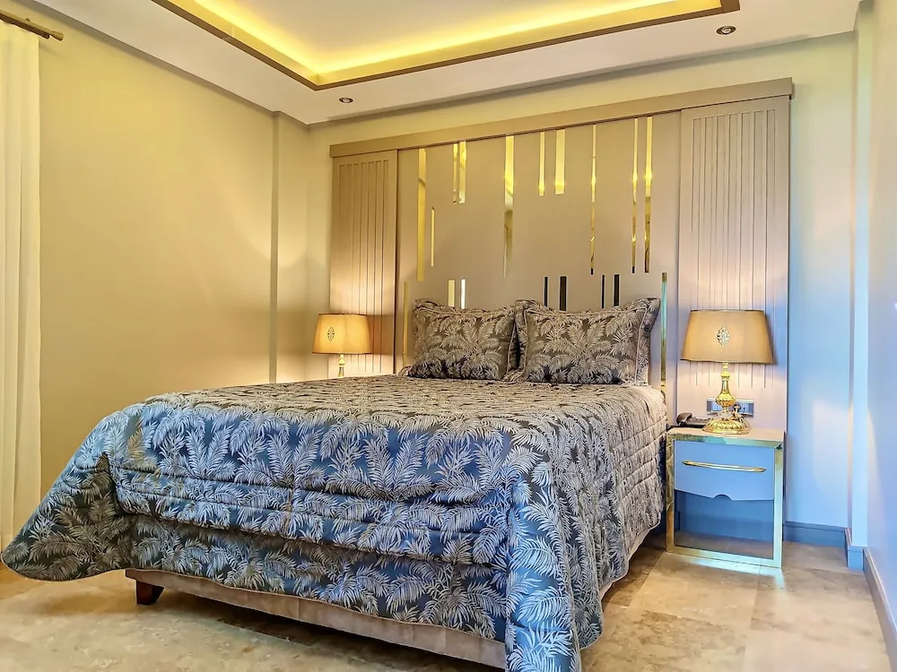 Deluxe Süit, 1 Yatak Odası, Sıcak Su Küveti, Deniz Manzaralı