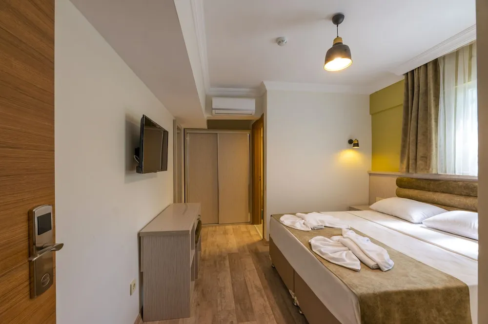Comfort Tek Büyük Yataklı Oda