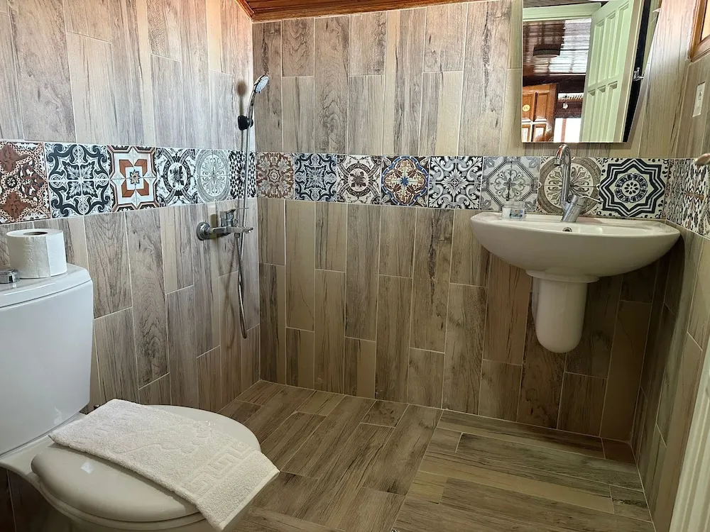 Deluxe Çatı Katı Süiti (Penthouse), Balkon, Havuz Manzaralı